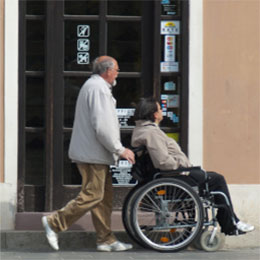 Photo d'une personne en fauteuil roulant